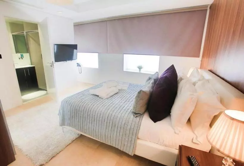 استودیوی استاندارد, Room Home Stay