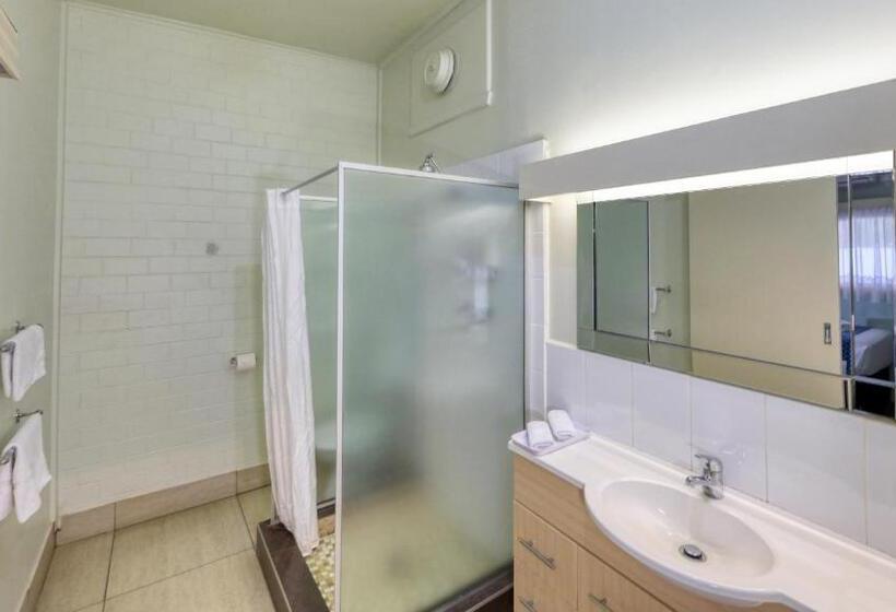 غرفة عائلية, Rose City Motor Inn