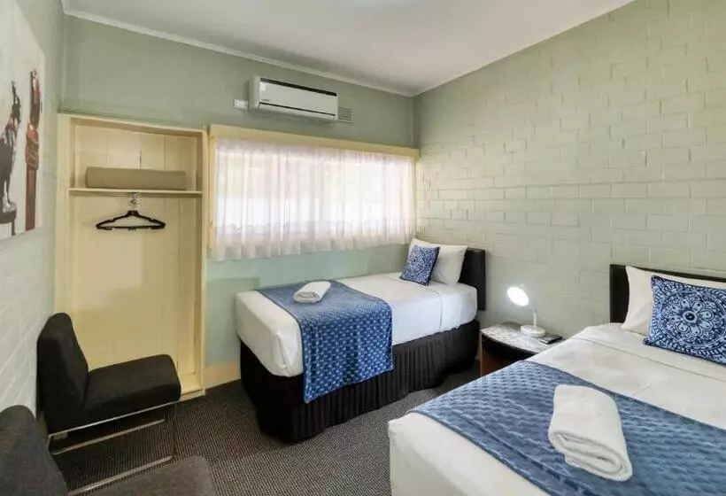 ファミリールーム, Rose City Motor Inn