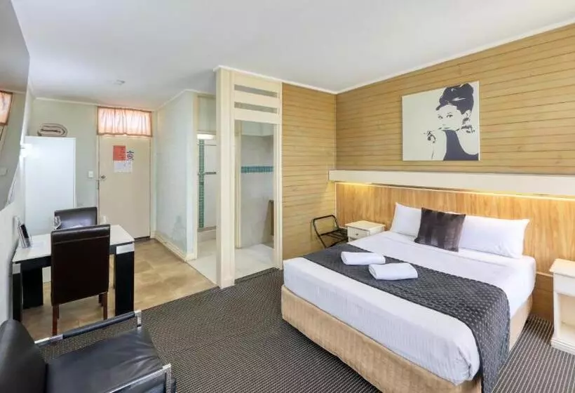 エコノミールーム, Rose City Motor Inn