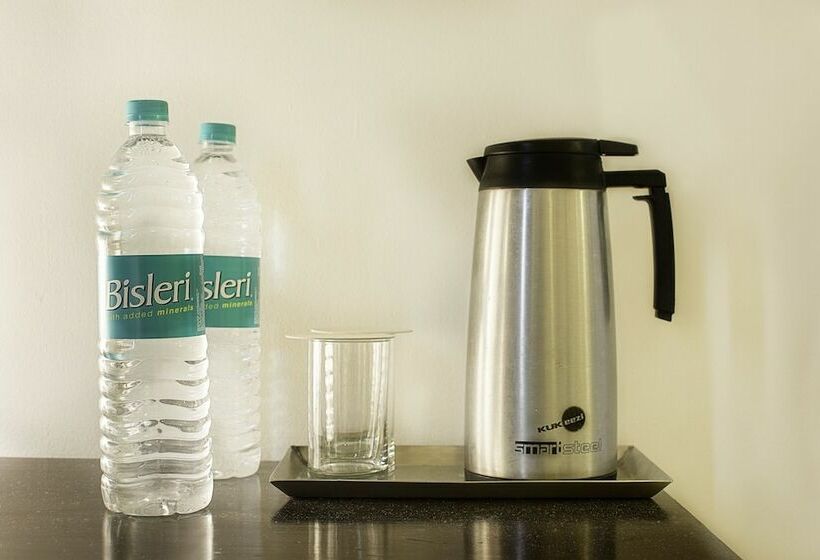 Chambre Deluxe, Treebo Four Sight Sector   14 Gurgaon