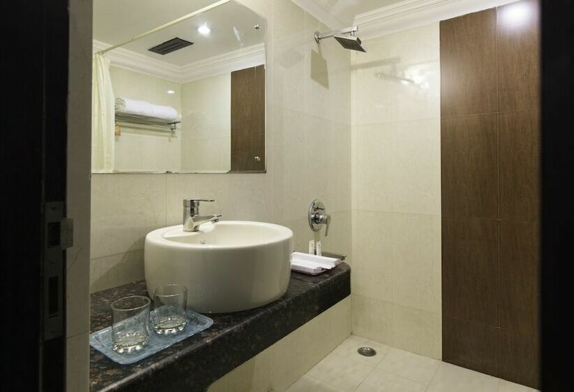 Chambre Deluxe, Treebo Four Sight Sector   14 Gurgaon