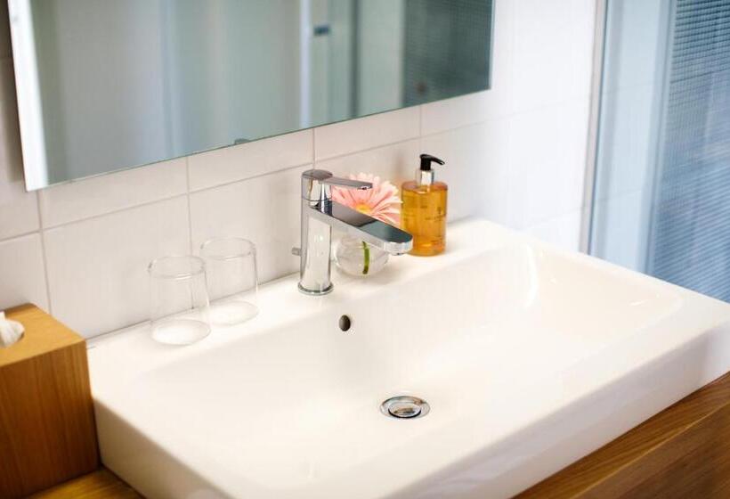 غرفة سوبيريور مطلّة علي البحر, Villa Fiorella Art