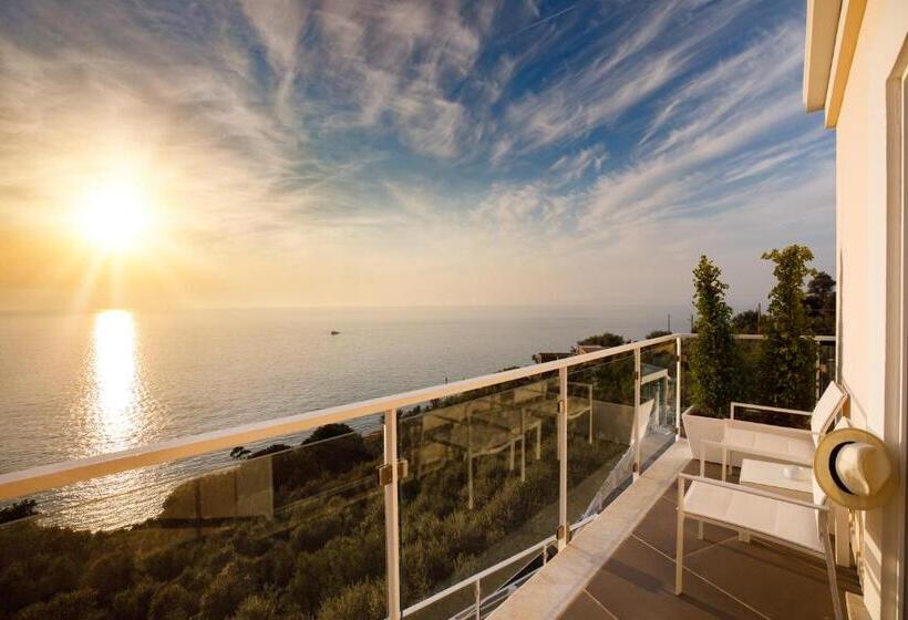 جناح جونيور مطلّ علي البحر, Villa Fiorella Art