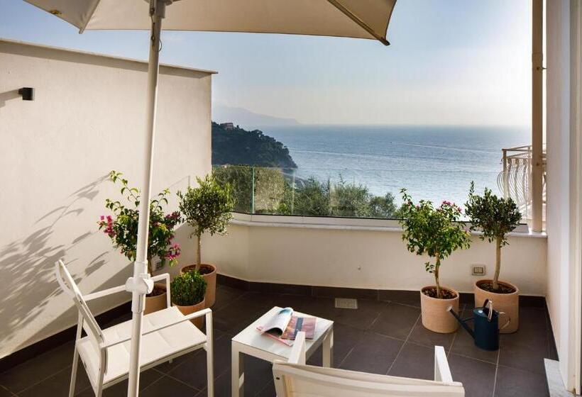 جناح جونيور, Villa Fiorella Art