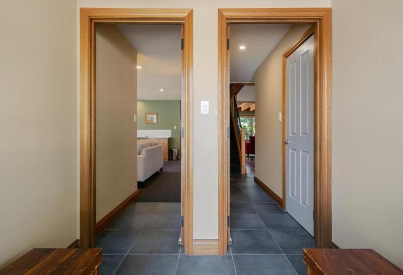 Апартаменты 3 Спальни, Wanaka Luxury Apartments
