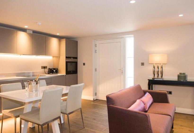 شقة غرفتين, Roundthorn Country House & Luxury Apartments