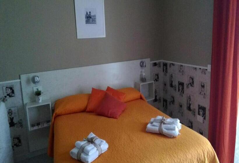 Трехместный Номер Стандарт с Балконом, B&b Sweet Home Two Steps From The Ruins..