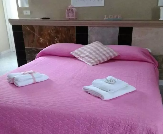 اتاق خانوادگی, B&b Sweet Home Two Steps From The Ruins..