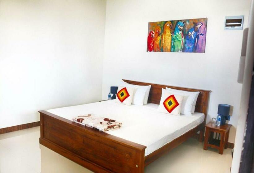 غرفة سوبيريور, White Palace