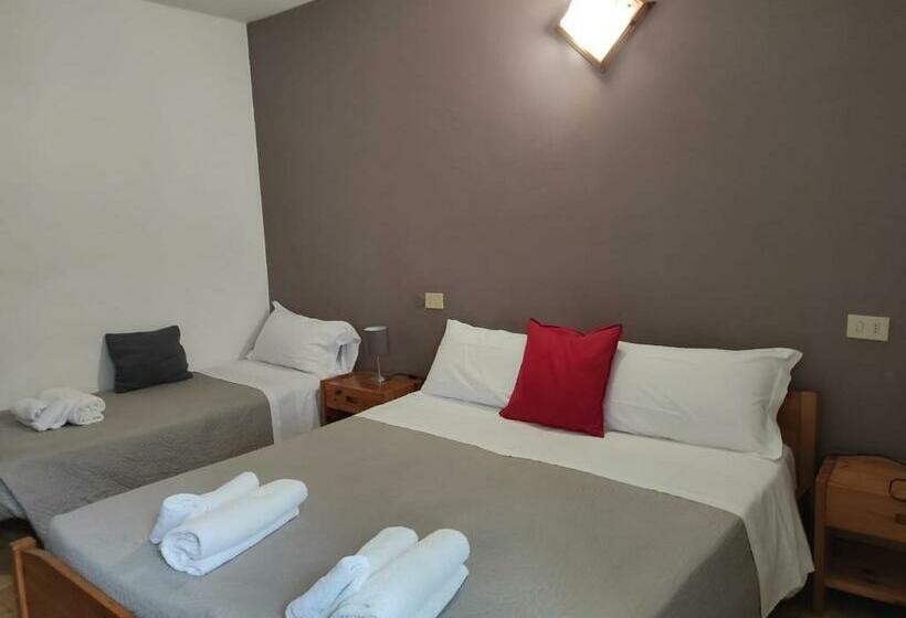 غرفة قياسية ثلاثية, Albergo Stella D Italia