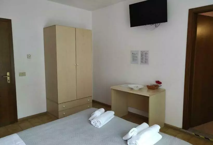 バルコニー付きスタンダードルーム, Albergo Stella D Italia