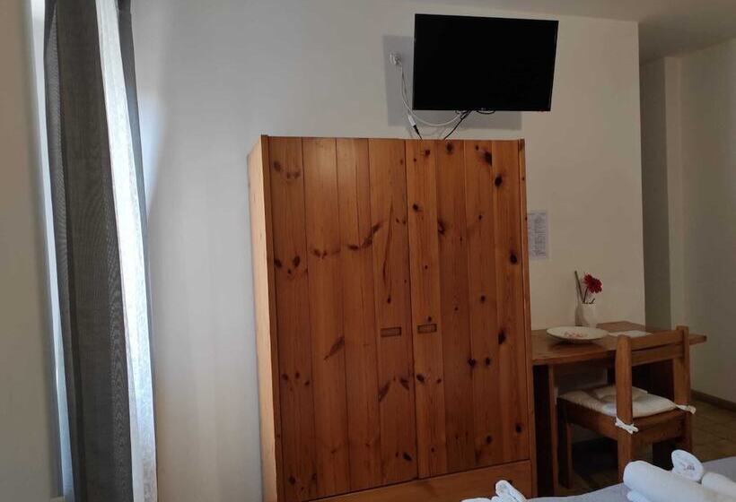 غرفة قياسية ثلاثية, Albergo Stella D Italia