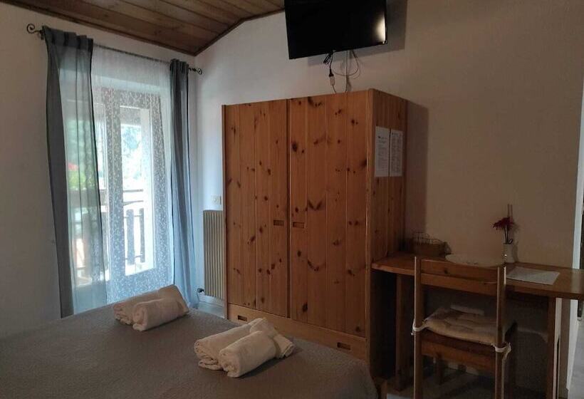 غرفة قياسية ثلاثية, Albergo Stella D Italia