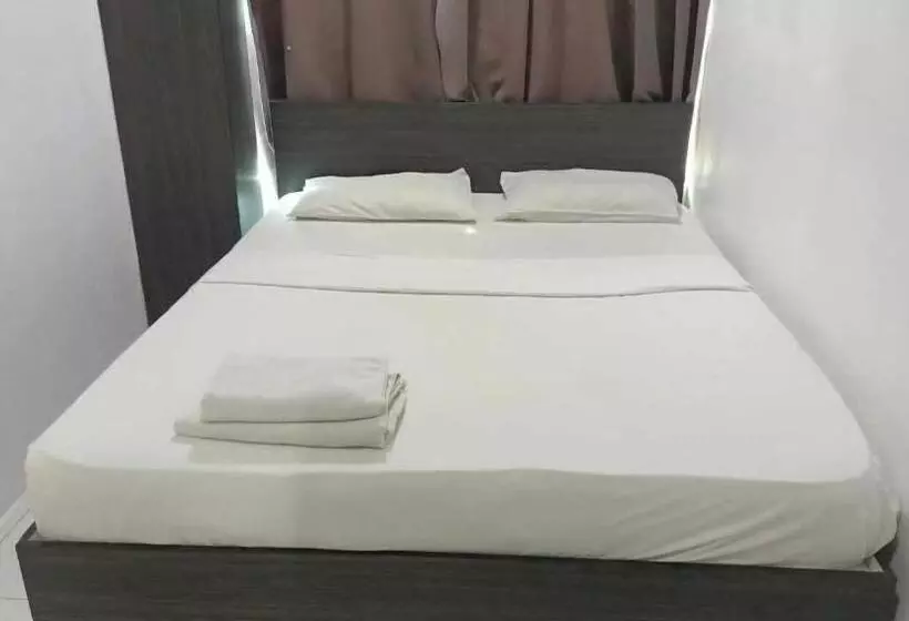 Deluxe-huone, Checkedinn