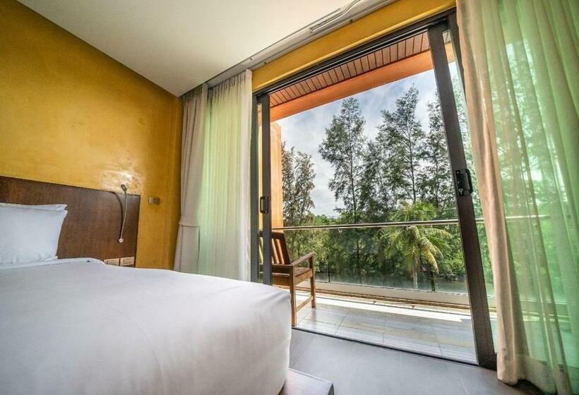 اتاق لوکس, Coriacea Beachfront Boutique Phuket Resort Sha Plus