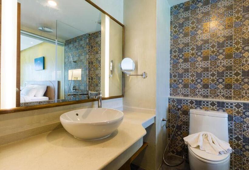 اتاق لوکس, Coriacea Beachfront Boutique Phuket Resort Sha Plus