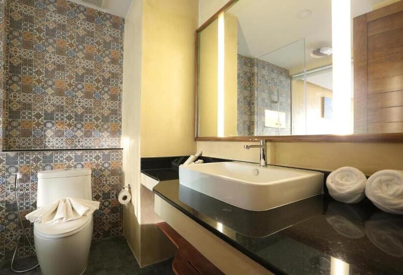 سوییت با چشمانداز دریا, Coriacea Beachfront Boutique Phuket Resort Sha Plus