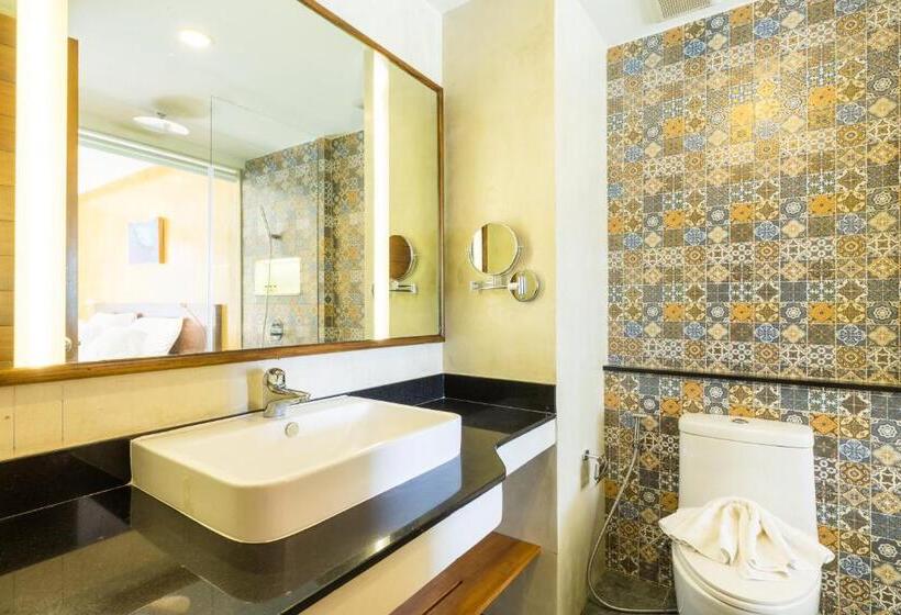 اتاق لوکس, Coriacea Beachfront Boutique Phuket Resort Sha Plus