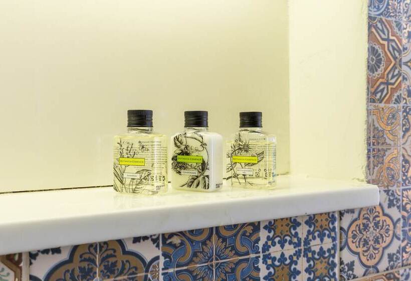 اتاق استاندارد با چشمانداز دریا, Coriacea Beachfront Boutique Phuket Resort Sha Plus