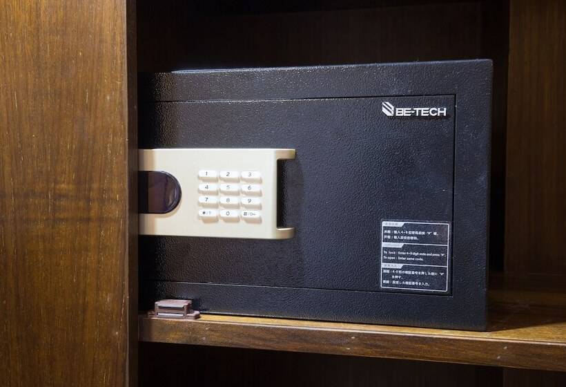 اتاق لوکس با تخت بزرگ, Coriacea Beachfront Boutique Phuket Resort Sha Plus