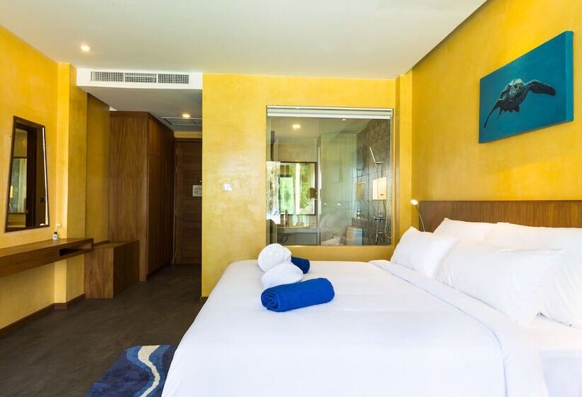 اتاق لوکس با تخت بزرگ, Coriacea Beachfront Boutique Phuket Resort   Sha Plus