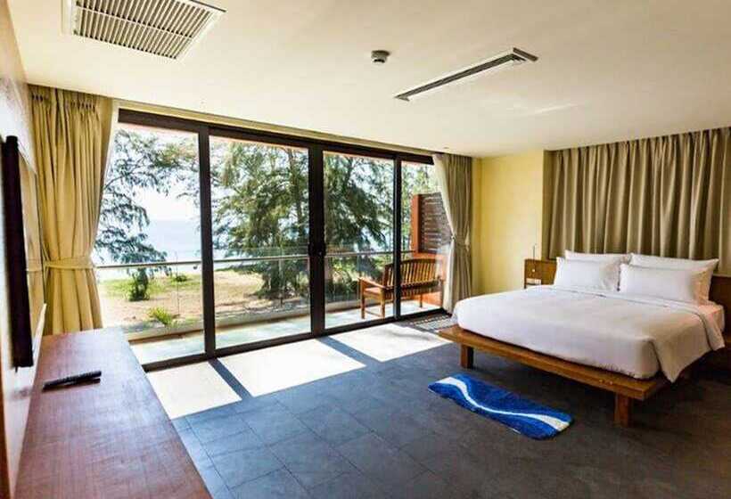 سوییت با چشمانداز دریا, Coriacea Beachfront Boutique Phuket Resort Sha Plus