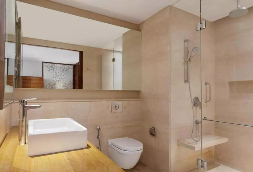 シティビューのデラックスルーム, Courtyard By Marriott Raipur