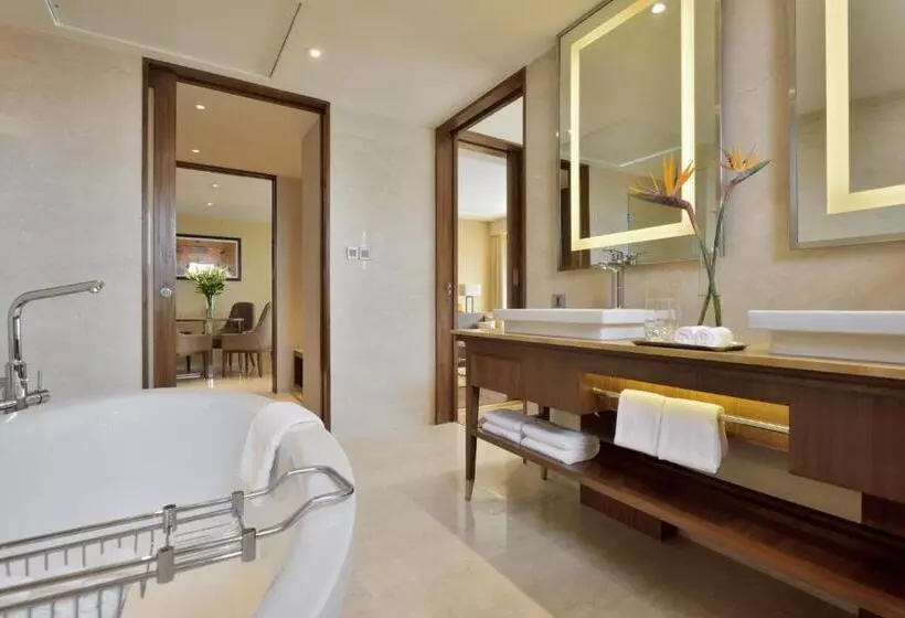 スイート, Courtyard By Marriott Raipur