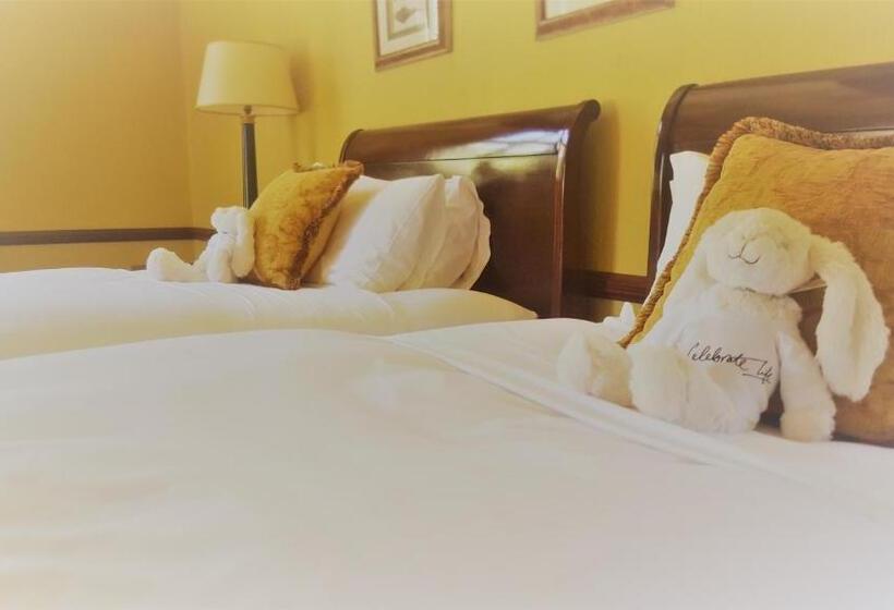 غرفة قياسية, De Hoek Country