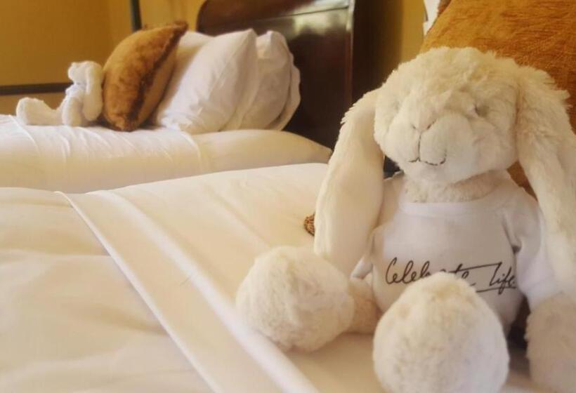 غرفة قياسية, De Hoek Country