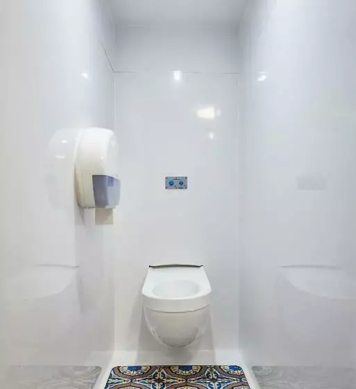 バス共有のスタンダードルーム, F1 Thonon Les Bains Est