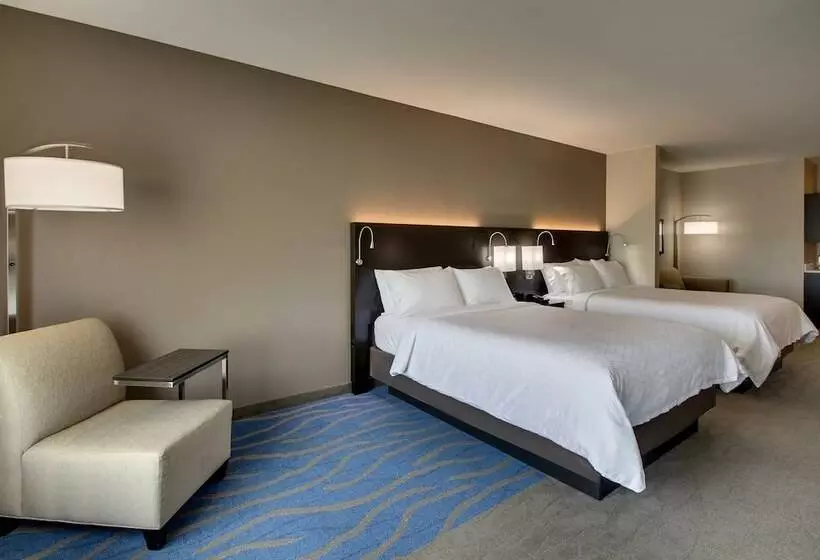 Sviitti Liikuntarajoitteisille, Holiday Inn Express & Suites Lancaster East Strasburg, An Ihg