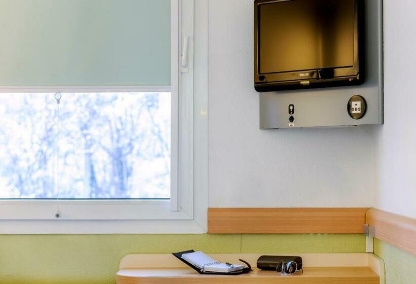 Номер Стандарт Трехместный, Ibis Budget Velizy