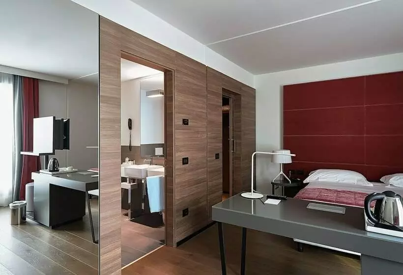 Suite Junior, Link124