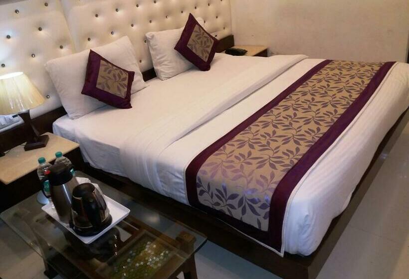 Номер Deluxe, Station View