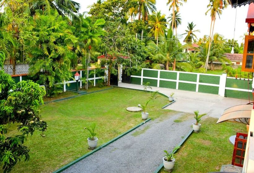 디럭스 룸, Negombo Village