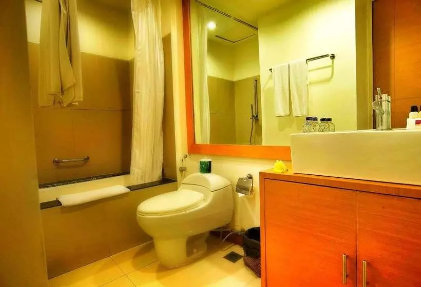 1 Bedroom Penthouse Apartment, Sunset Residence And Condotel