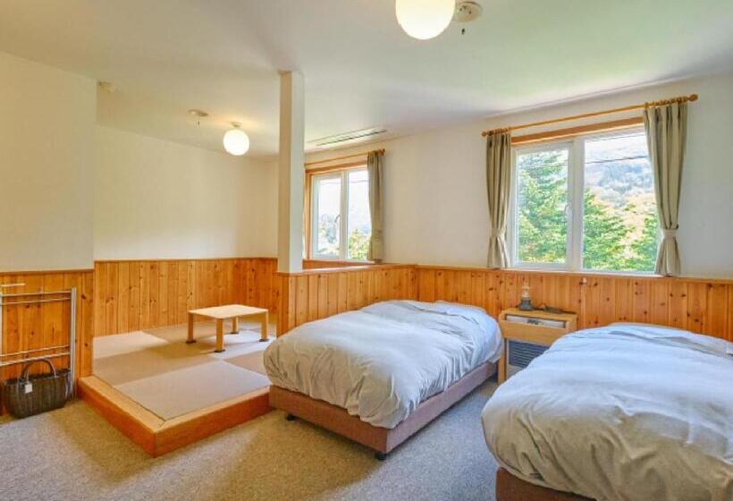 חדר סטנדרט לארבעה, Pension Asanebou