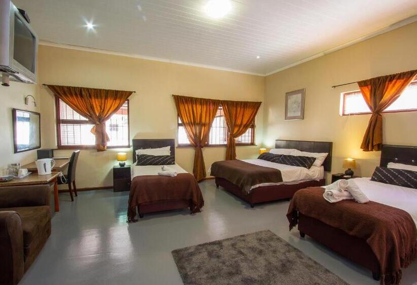 Standaard Vierpersoonskamer, Ramasibi Guest Services