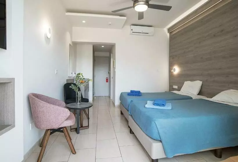 اتاق اساندارد با چشم‌انداز جانبی به دریا, Aphrodite Beach