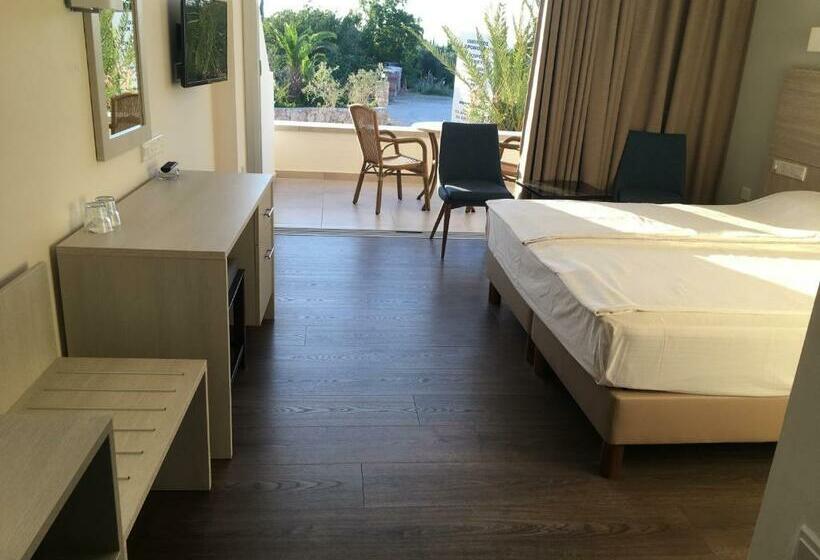 חדר סופריור צדדי נוף לים, Aphrodite Beach