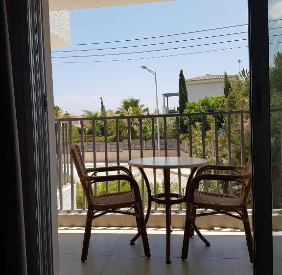 חדר משפתחתי סופריור, Aphrodite Beach