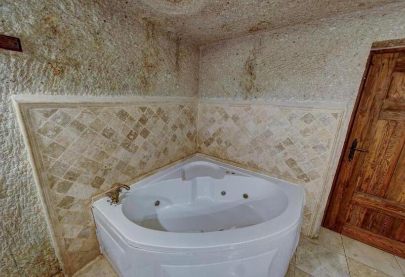 سوئیت با تخت بزرگ, Elegance Cave Suites & Restaurant