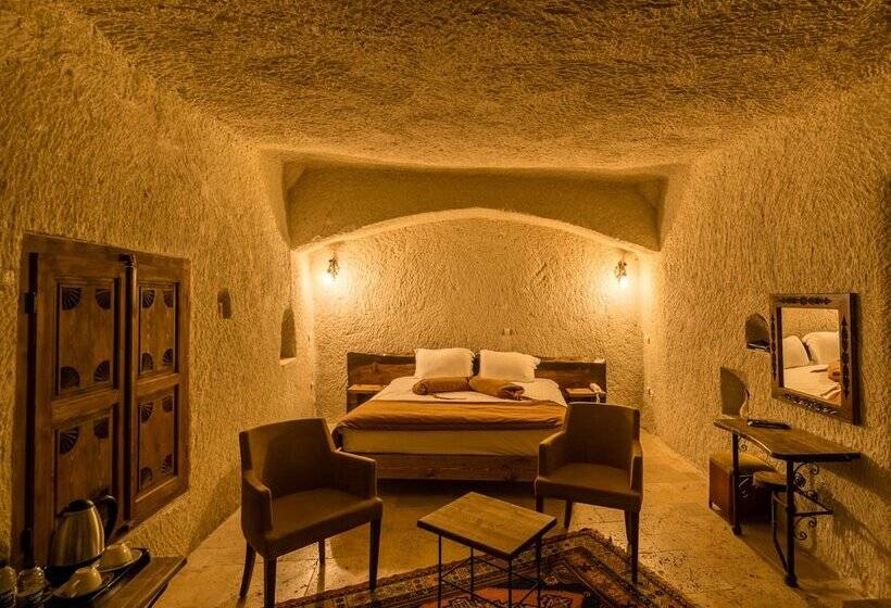 اتاق استاندارد سه نفره, Elite Cave Suites