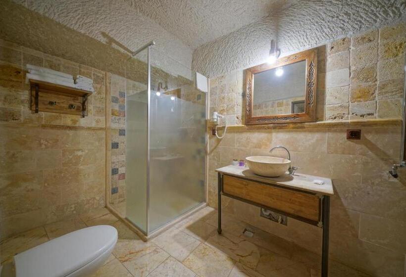اتاق استاندارد سه نفره, Elite Cave Suites