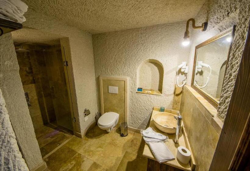 اتاق استاندارد سه نفره, Elite Cave Suites