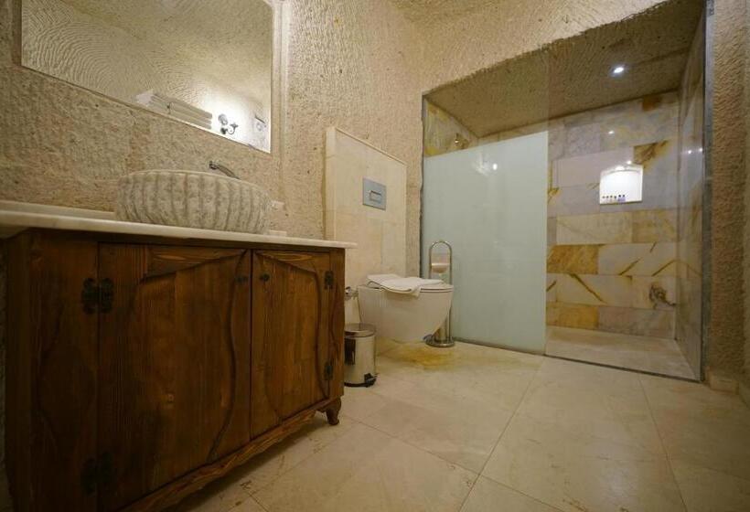 سوییت خانوادگی, Elite Cave Suites