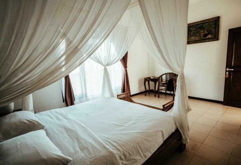 Standard-huone, Gayatri