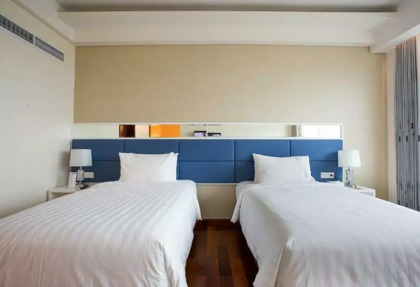 キングサイズベッドのスイートルーム, Golden Palace Hotel Lombok